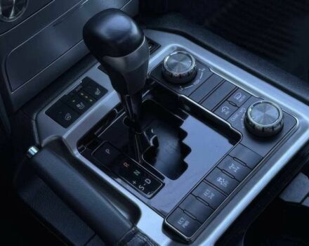 Черный Тойота Ленд Крузер 100, объемом двигателя 5.7 л и пробегом 50 тыс. км за 45000 $, фото 12 на Automoto.ua