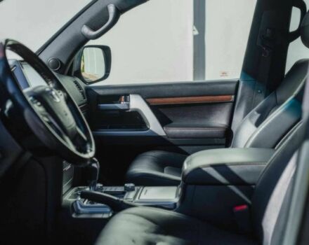 Черный Тойота Ленд Крузер 100, объемом двигателя 5.7 л и пробегом 34 тыс. км за 32000 $, фото 7 на Automoto.ua