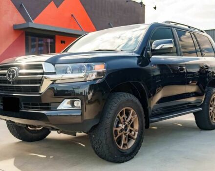 Черный Тойота Ленд Крузер 100, объемом двигателя 5.7 л и пробегом 38 тыс. км за 45000 $, фото 2 на Automoto.ua