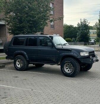 Чорний Тойота Ленд Крузер 100, об'ємом двигуна 0 л та пробігом 270 тис. км за 3100 $, фото 1 на Automoto.ua