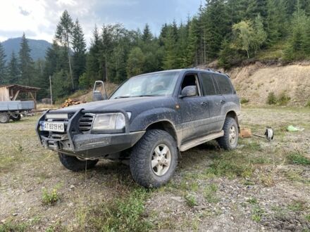 Тойота Ленд Крузер 100 2003 в Путиле на Automoto.ua Черный Тойота Ленд Крузер 100, объемом двигателя 0 л и пробегом 400 тыс. км за 11300 $, фото 1 на Automoto.ua