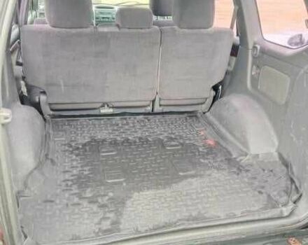 Красный Тойота Ленд Крузер 100, объемом двигателя 3 л и пробегом 240 тыс. км за 3121 $, фото 6 на Automoto.ua