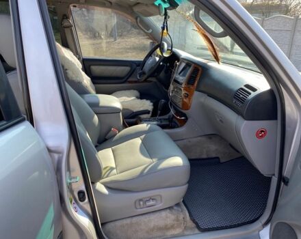 Серый Тойота Ленд Крузер 100, объемом двигателя 0 л и пробегом 360 тыс. км за 15000 $, фото 2 на Automoto.ua