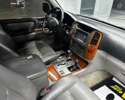 Серый Тойота Ленд Крузер 100, объемом двигателя 4.7 л и пробегом 385 тыс. км за 10200 $, фото 17 на Automoto.ua