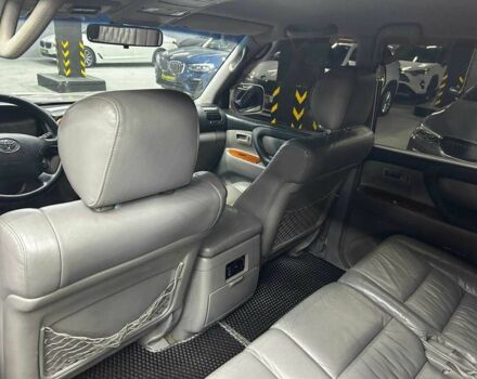 Серый Тойота Ленд Крузер 100, объемом двигателя 4.7 л и пробегом 385 тыс. км за 10200 $, фото 8 на Automoto.ua