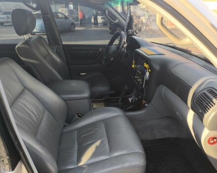 Сірий Тойота Ленд Крузер 100, об'ємом двигуна 4.7 л та пробігом 484 тис. км за 13000 $, фото 3 на Automoto.ua