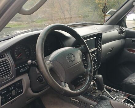 Серый Тойота Ленд Крузер 100, объемом двигателя 4 л и пробегом 459 тыс. км за 12300 $, фото 6 на Automoto.ua