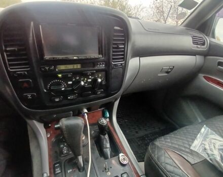 Серый Тойота Ленд Крузер 100, объемом двигателя 4 л и пробегом 459 тыс. км за 12300 $, фото 9 на Automoto.ua