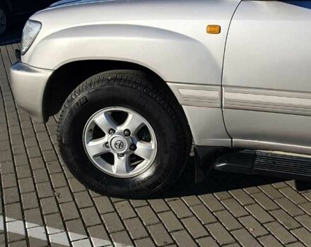 Сірий Тойота Ленд Крузер 100, об'ємом двигуна 4.2 л та пробігом 356 тис. км за 14000 $, фото 3 на Automoto.ua