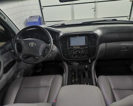 Серый Тойота Ленд Крузер 100, объемом двигателя 4.7 л и пробегом 338 тыс. км за 15900 $, фото 7 на Automoto.ua