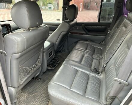 Серый Тойота Ленд Крузер 100, объемом двигателя 4.7 л и пробегом 300 тыс. км за 5950 $, фото 9 на Automoto.ua
