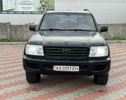 Серый Тойота Ленд Крузер 100, объемом двигателя 4.7 л и пробегом 300 тыс. км за 5950 $, фото 7 на Automoto.ua