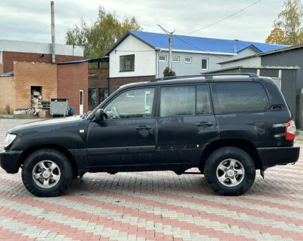 Серый Тойота Ленд Крузер 100, объемом двигателя 4.7 л и пробегом 300 тыс. км за 5950 $, фото 1 на Automoto.ua
