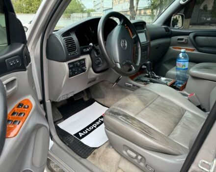 Серый Тойота Ленд Крузер 100, объемом двигателя 4.7 л и пробегом 390 тыс. км за 14990 $, фото 14 на Automoto.ua