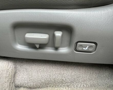 Серый Тойота Ленд Крузер 100, объемом двигателя 4.7 л и пробегом 390 тыс. км за 14990 $, фото 23 на Automoto.ua