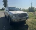 Серый Тойота Ленд Крузер 100, объемом двигателя 4.7 л и пробегом 320 тыс. км за 15000 $, фото 1 на Automoto.ua