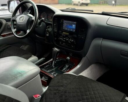 Серый Тойота Ленд Крузер 100, объемом двигателя 4.7 л и пробегом 390 тыс. км за 11650 $, фото 12 на Automoto.ua