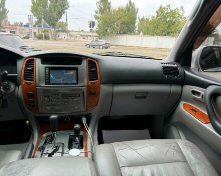 Серый Тойота Ленд Крузер 100, объемом двигателя 4.7 л и пробегом 390 тыс. км за 14990 $, фото 19 на Automoto.ua