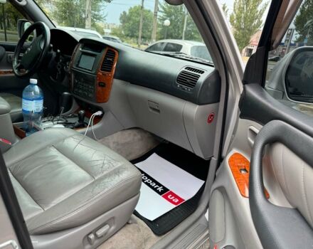 Серый Тойота Ленд Крузер 100, объемом двигателя 4.7 л и пробегом 390 тыс. км за 14990 $, фото 17 на Automoto.ua