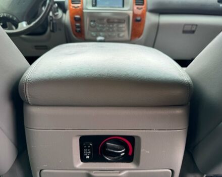 Серый Тойота Ленд Крузер 100, объемом двигателя 4.7 л и пробегом 390 тыс. км за 14990 $, фото 21 на Automoto.ua