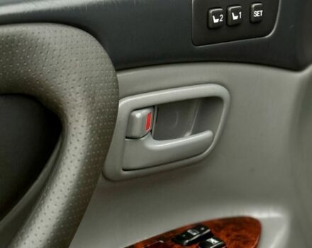 Серый Тойота Ленд Крузер 100, объемом двигателя 4.7 л и пробегом 390 тыс. км за 11650 $, фото 5 на Automoto.ua