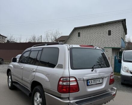 Серый Тойота Ленд Крузер 100, объемом двигателя 4.7 л и пробегом 377 тыс. км за 9500 $, фото 7 на Automoto.ua