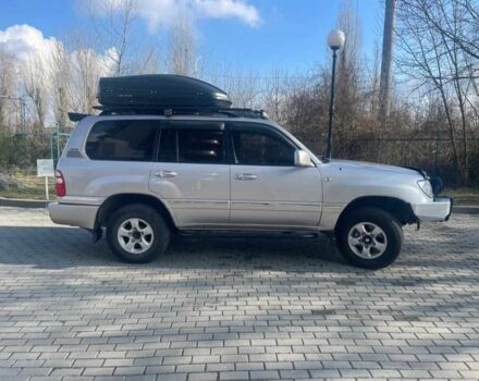 Серый Тойота Ленд Крузер 100, объемом двигателя 4.7 л и пробегом 333 тыс. км за 14800 $, фото 1 на Automoto.ua