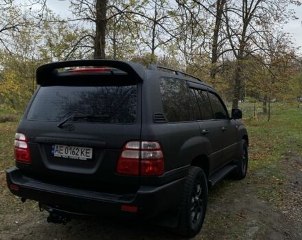 Серый Тойота Ленд Крузер 100, объемом двигателя 4.7 л и пробегом 415 тыс. км за 13000 $, фото 1 на Automoto.ua