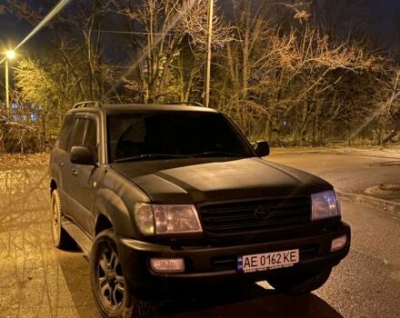 Серый Тойота Ленд Крузер 100, объемом двигателя 4.7 л и пробегом 415 тыс. км за 13000 $, фото 2 на Automoto.ua