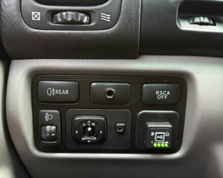 Серый Тойота Ленд Крузер 100, объемом двигателя 4.7 л и пробегом 377 тыс. км за 9500 $, фото 19 на Automoto.ua