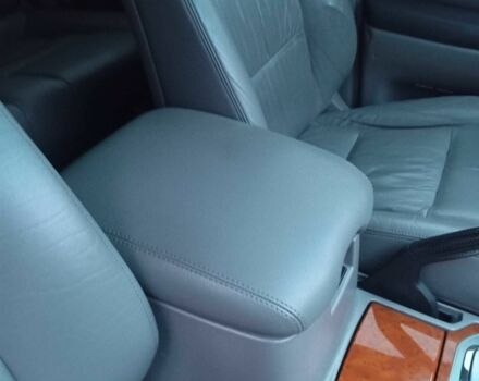 Серый Тойота Ленд Крузер 100, объемом двигателя 4.7 л и пробегом 291 тыс. км за 16199 $, фото 12 на Automoto.ua