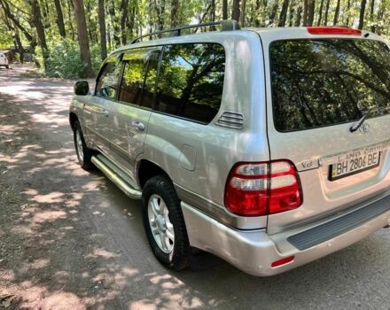 Серый Тойота Ленд Крузер 100, объемом двигателя 4.7 л и пробегом 250 тыс. км за 15999 $, фото 1 на Automoto.ua