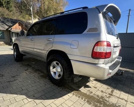 Серый Тойота Ленд Крузер 100, объемом двигателя 4.7 л и пробегом 370 тыс. км за 13500 $, фото 1 на Automoto.ua