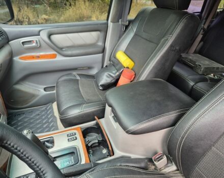 Серый Тойота Ленд Крузер 100, объемом двигателя 4.2 л и пробегом 453 тыс. км за 16500 $, фото 18 на Automoto.ua