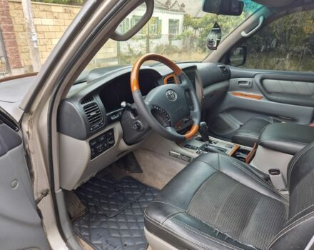 Серый Тойота Ленд Крузер 100, объемом двигателя 4.2 л и пробегом 453 тыс. км за 16500 $, фото 11 на Automoto.ua