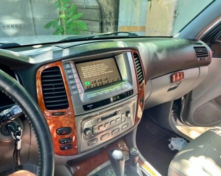 Серый Тойота Ленд Крузер 100, объемом двигателя 4.7 л и пробегом 250 тыс. км за 15999 $, фото 3 на Automoto.ua