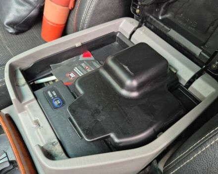 Серый Тойота Ленд Крузер 100, объемом двигателя 4.2 л и пробегом 453 тыс. км за 16500 $, фото 19 на Automoto.ua