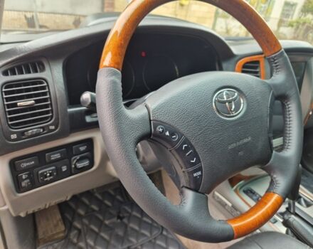 Серый Тойота Ленд Крузер 100, объемом двигателя 4.2 л и пробегом 453 тыс. км за 16500 $, фото 12 на Automoto.ua