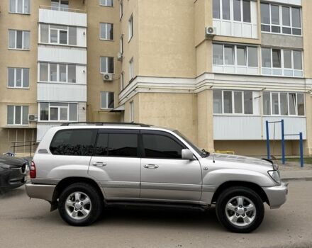 Серый Тойота Ленд Крузер 100, объемом двигателя 4.7 л и пробегом 377 тыс. км за 9500 $, фото 4 на Automoto.ua