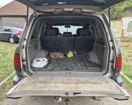 Серый Тойота Ленд Крузер 100, объемом двигателя 4.2 л и пробегом 453 тыс. км за 16500 $, фото 22 на Automoto.ua