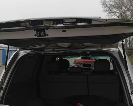 Серый Тойота Ленд Крузер 100, объемом двигателя 4.7 л и пробегом 291 тыс. км за 16199 $, фото 7 на Automoto.ua