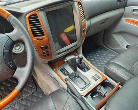 Серый Тойота Ленд Крузер 100, объемом двигателя 4.2 л и пробегом 453 тыс. км за 16500 $, фото 14 на Automoto.ua