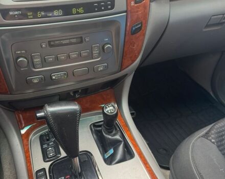 Серый Тойота Ленд Крузер 100, объемом двигателя 0 л и пробегом 275 тыс. км за 11300 $, фото 8 на Automoto.ua