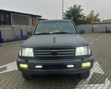 Серый Тойота Ленд Крузер 100, объемом двигателя 0 л и пробегом 275 тыс. км за 11300 $, фото 1 на Automoto.ua