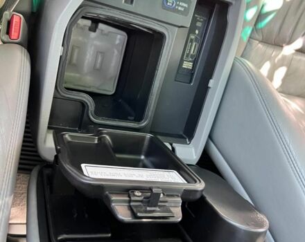 Серый Тойота Ленд Крузер 100, объемом двигателя 4.7 л и пробегом 250 тыс. км за 15999 $, фото 4 на Automoto.ua