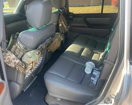 Серый Тойота Ленд Крузер 100, объемом двигателя 4.7 л и пробегом 333 тыс. км за 14800 $, фото 6 на Automoto.ua