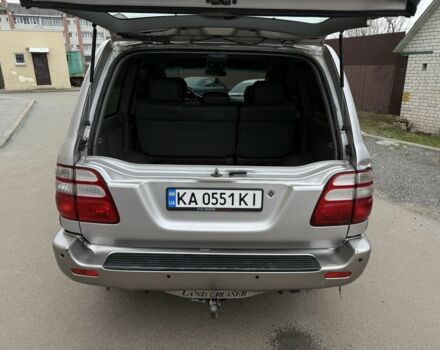 Серый Тойота Ленд Крузер 100, объемом двигателя 4.7 л и пробегом 377 тыс. км за 9500 $, фото 13 на Automoto.ua