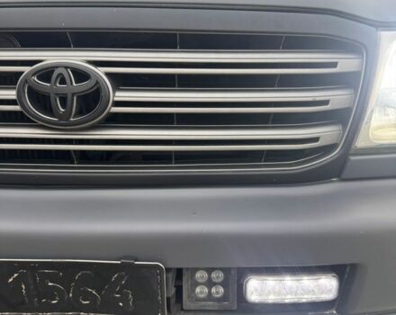 Серый Тойота Ленд Крузер 100, объемом двигателя 0 л и пробегом 275 тыс. км за 11300 $, фото 2 на Automoto.ua