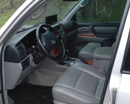 Серый Тойота Ленд Крузер 100, объемом двигателя 4.7 л и пробегом 291 тыс. км за 16199 $, фото 5 на Automoto.ua