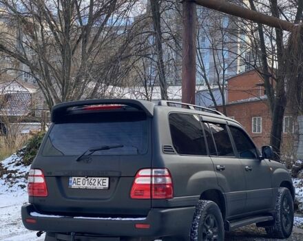 Серый Тойота Ленд Крузер 100, объемом двигателя 4.7 л и пробегом 415 тыс. км за 13000 $, фото 4 на Automoto.ua